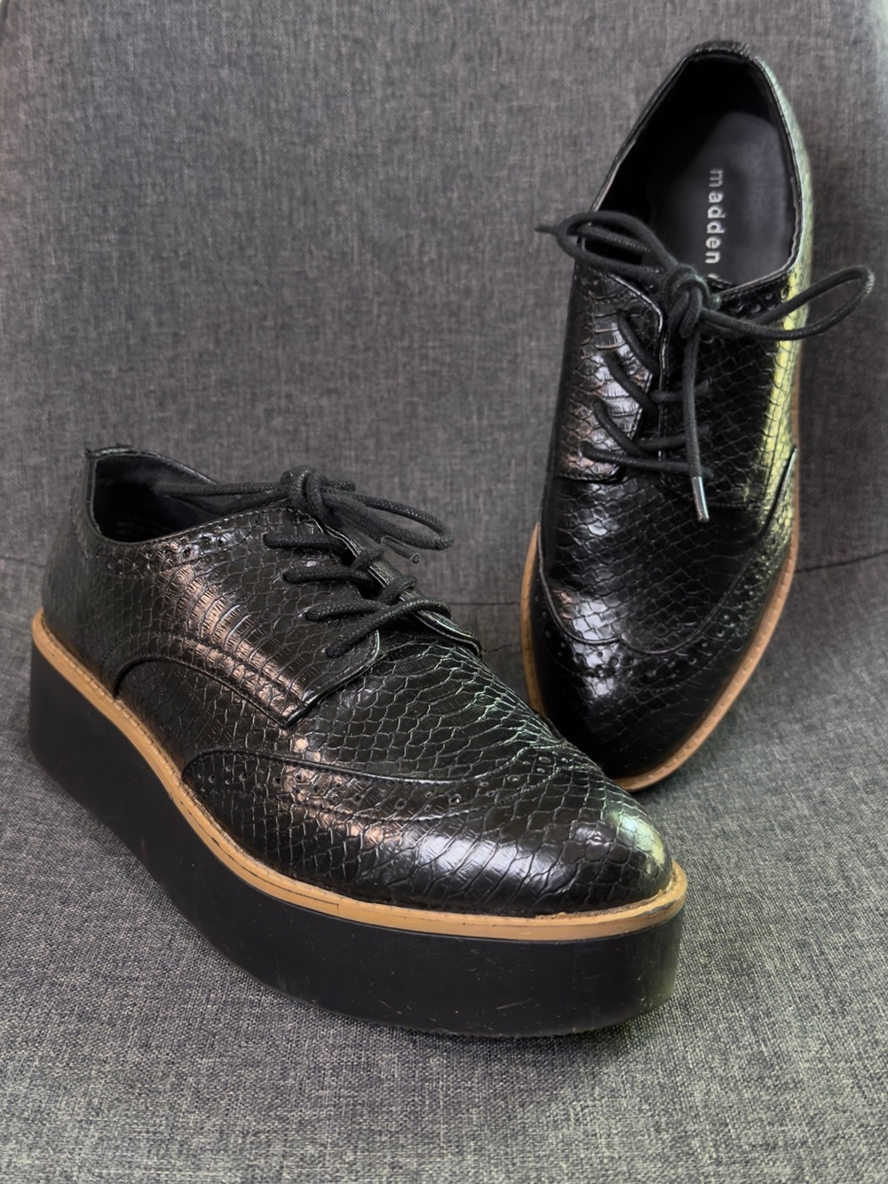 Madden Girl G-Class Oxford Shoes Size 7 5M Black Snakeskin Print Platform